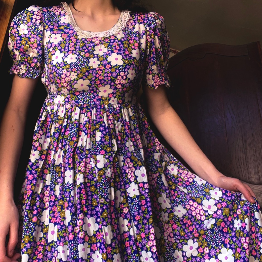 ☮️ One of a kind Vintage 1970’s handmade floral novelty print maxi dress